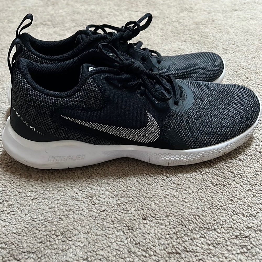 Women’s 7.5 Nike Sneakers Brand New- Running shoes